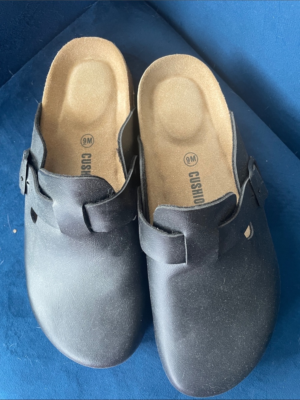 Cushionaire Footbed Black Slip-On Clog Sandals